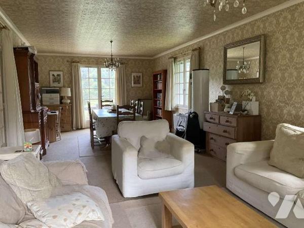 A VENDRE : En campagne, située entre SOUILLAC (Lot - 46) et GOURDON, maison avec gros oeuvre en...