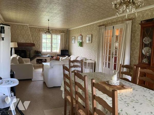 A VENDRE : En campagne, située entre SOUILLAC (Lot - 46) et GOURDON, maison avec gros oeuvre en...