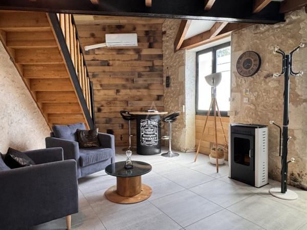 Charmante maison de ville en pierre sans exterieur, avec stationnement facile
