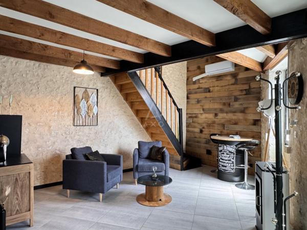 Charmante maison de ville en pierre sans exterieur, avec stationnement facile