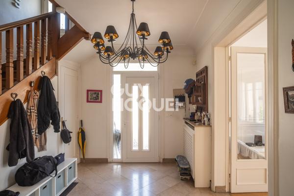 MAISON À VENDRE DE 8 PIÈCES DE 227,70 M²