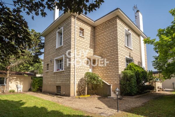 MAISON À VENDRE DE 8 PIÈCES DE 227,70 M²