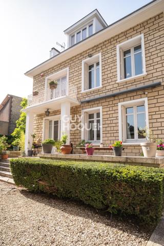 MAISON À VENDRE DE 8 PIÈCES DE 227,70 M²