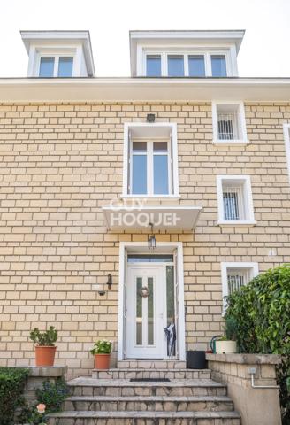 MAISON À VENDRE DE 8 PIÈCES DE 227,70 M²