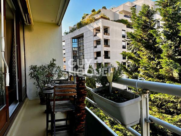Appartement 3 pièces avec balcon, garage et cave à Vanves aux portes de Paris