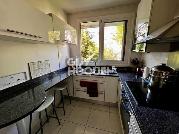 Appartement 3 pièces avec balcon, garage et cave à Vanves aux portes de Paris