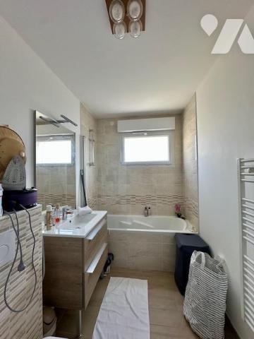 Avrillé – Maison contemporaine au calme, proche tramway et commodités