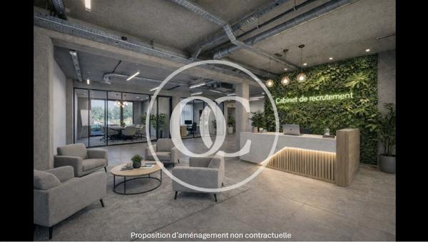 Bureau 12 pièces - 146 m²