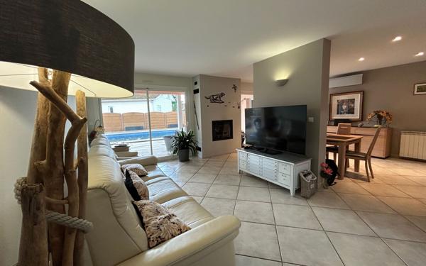 Maison à vendre    5 pièces •  Gujan-Mestras