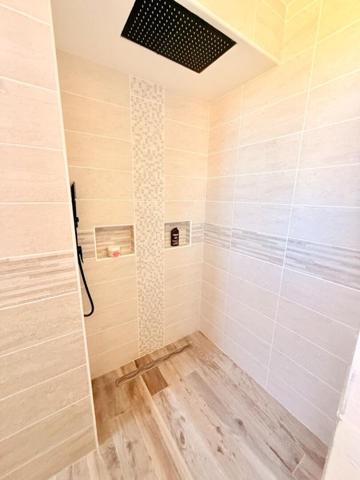 À 10 minutes de la gare LAROCHE-MIGENNES, Maison familiale de 220 m², 6 chambres, sur sous-sol total