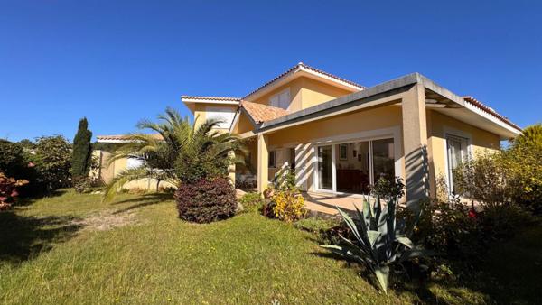 GRANDE VILLA FAMILIALE