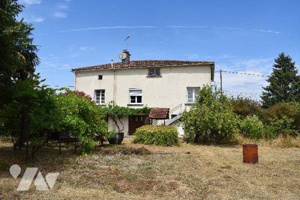 MAISON CENTRE BOURG DE COURCOME