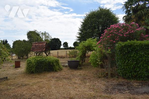 MAISON CENTRE BOURG DE COURCOME