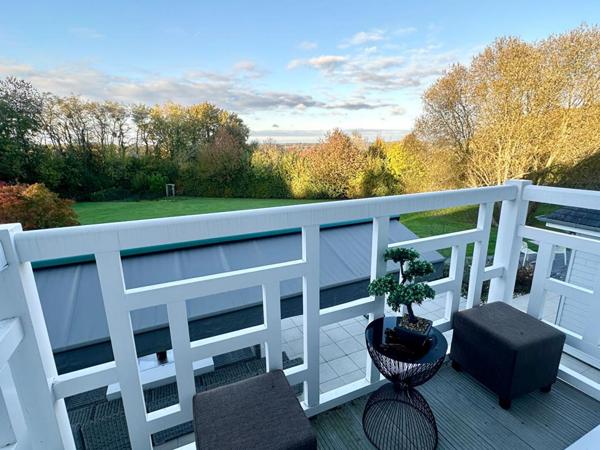 Maison BBC avec piscine intérieure, 220 m²