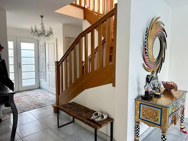 Maison BBC avec piscine intérieure, 220 m²