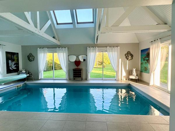 Maison BBC avec piscine intérieure, 220 m²