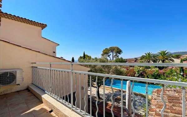 Maison à vendre    6 pièces • 175 m2 Fréjus