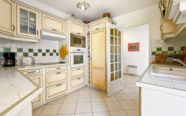 Maison à vendre    6 pièces • 175 m2 Fréjus