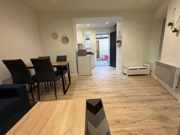 Maison + garage couvert à 300 m de la plage de rochebonne.