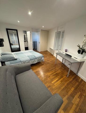 Maison + garage couvert à 300 m de la plage de rochebonne.