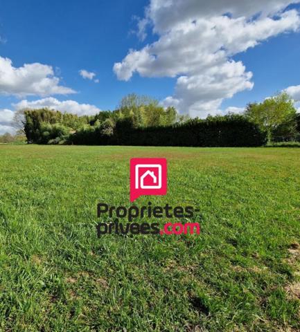 Terrain constructible et divisible de 1460 m2