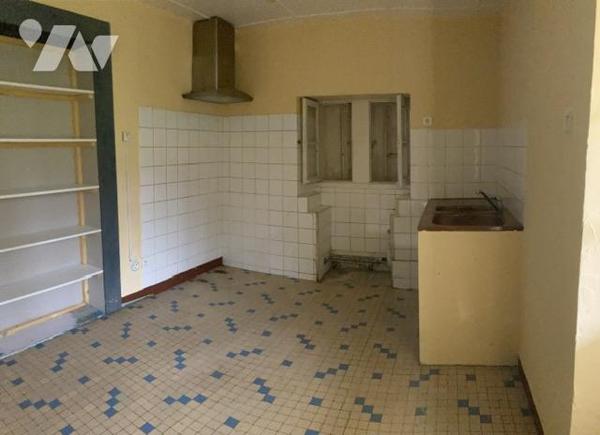 Maison ancienne centre bourg proche commerces et écoles