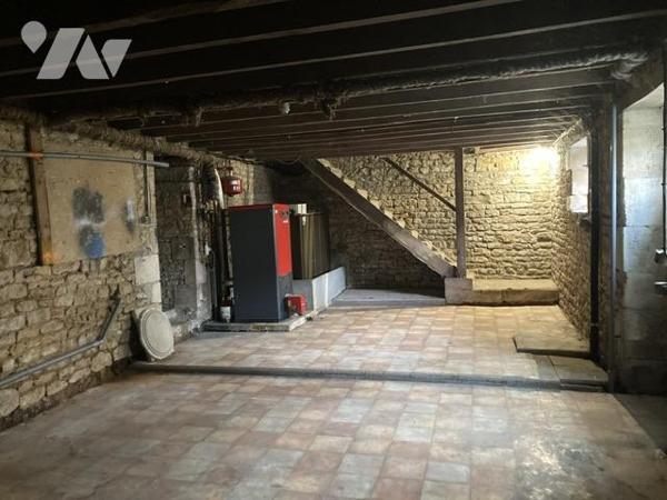 Maison ancienne centre bourg proche commerces et écoles