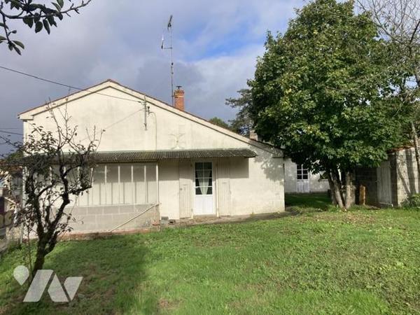 Maison ancienne centre bourg proche commerces et écoles