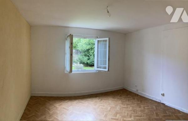 Maison ancienne centre bourg proche commerces et écoles