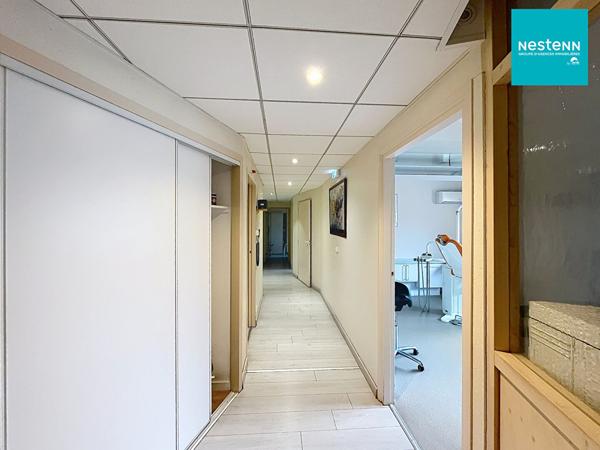 Local commercial Montrond Les Bains 160 m² - Hyper centre - Accès PMR !