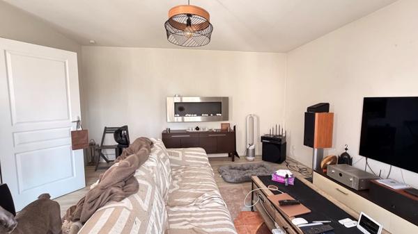 Appartement t2 + parking