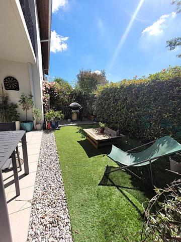 Appartement T3 double terrasse dans résidence sécurisée avec place parking
