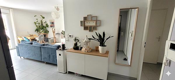 Appartement T3 double terrasse dans résidence sécurisée avec place parking