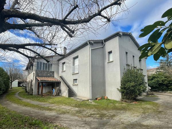 Grande maison familiale à Chomérac.