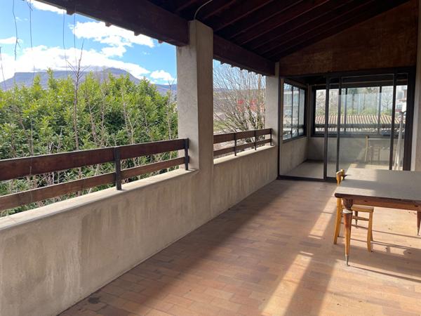 Grande maison familiale à Chomérac.