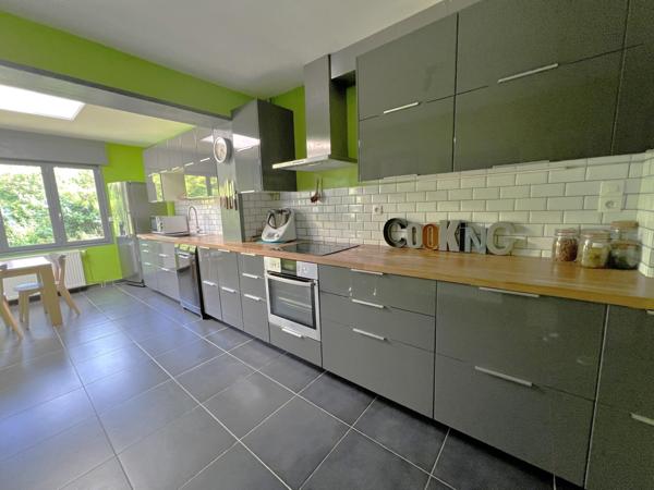 Maison à NEUVILLE-EN-FERRAIN, 59960 - 6 pièces 145m²