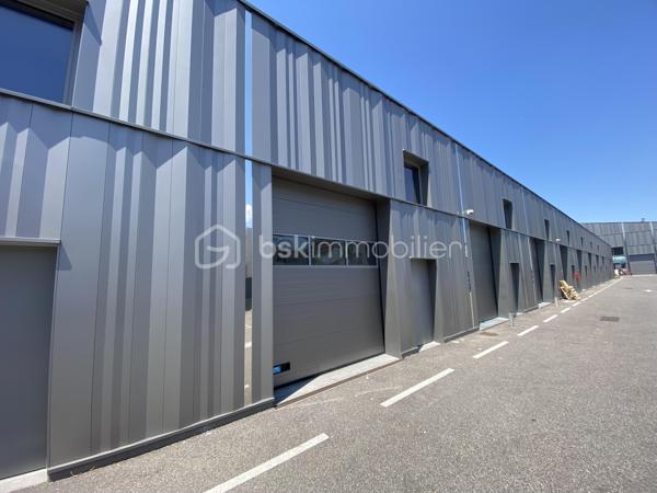 Local de stockage de 80,28 m²