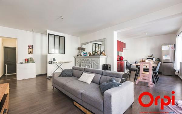 Immeuble à vendre    10 pièces •  La Fère