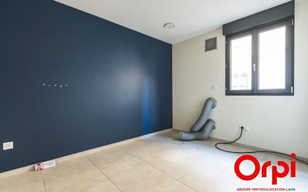 Immeuble à vendre    10 pièces •  La Fère