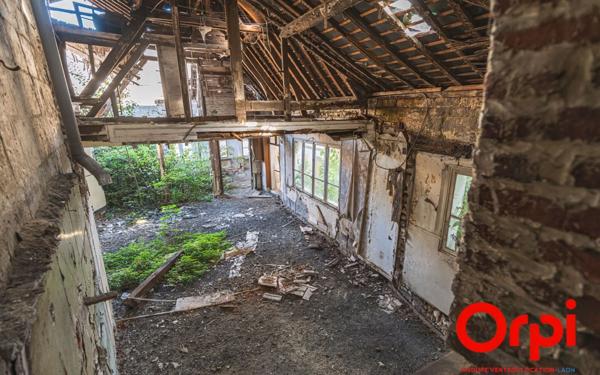 Immeuble à vendre    10 pièces •  La Fère
