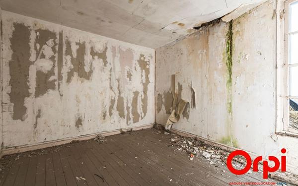 Immeuble à vendre    10 pièces •  La Fère