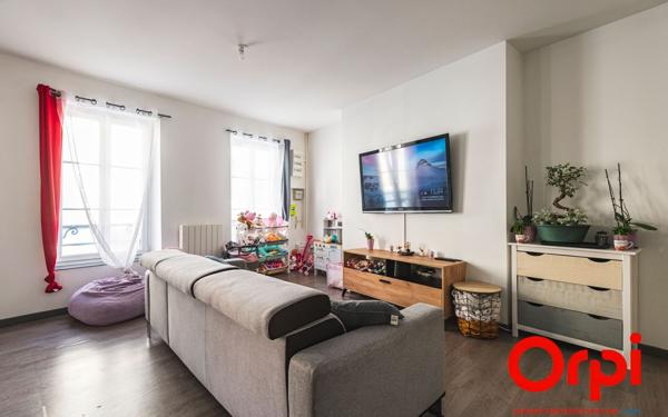 Immeuble à vendre    10 pièces •  La Fère