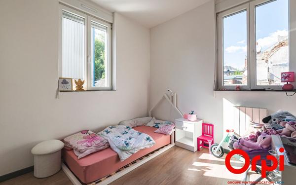 Immeuble à vendre    10 pièces •  La Fère