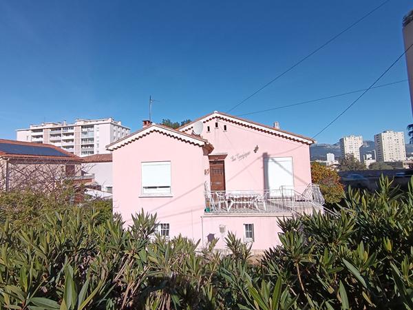 Maison T7 La Seyne Sur Mer de 150 m² sur 739 m² de terrain