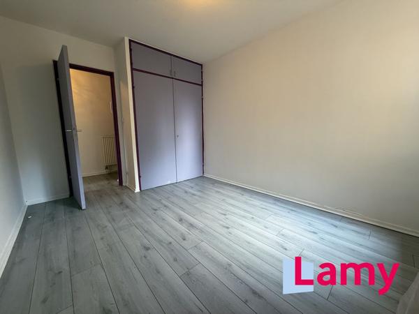 Appartement + cave + stationnement extérieur