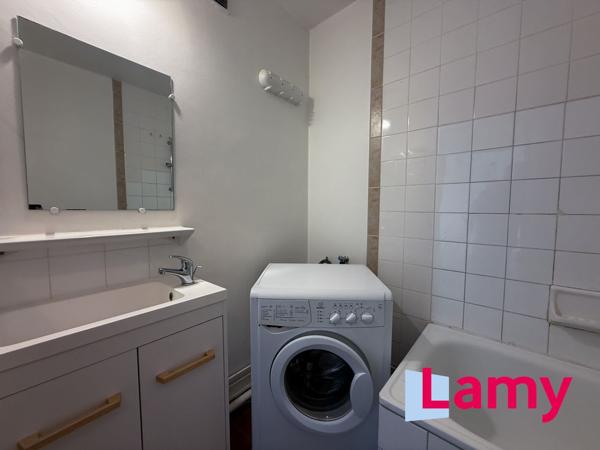 Appartement + cave + stationnement extérieur