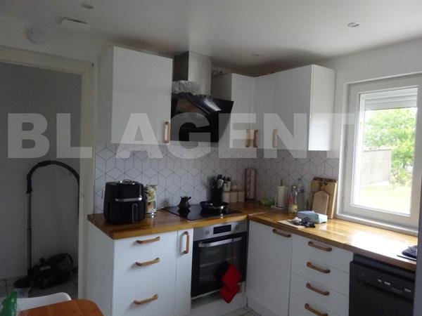 Maison moderne avec sous-sol total et jardin – Niort Les Brizeaux