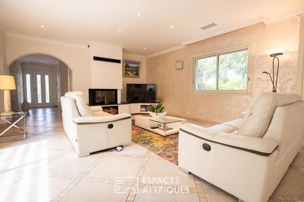 Maison de caractère avec piscine et jardin paysager à Saint-Cyprien