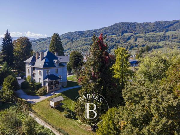 Chambéry, Maison 9 Chambres -  508 m² à vendre