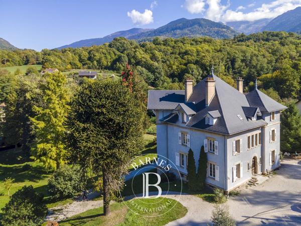 Chambéry, Maison 9 Chambres -  508 m² à vendre